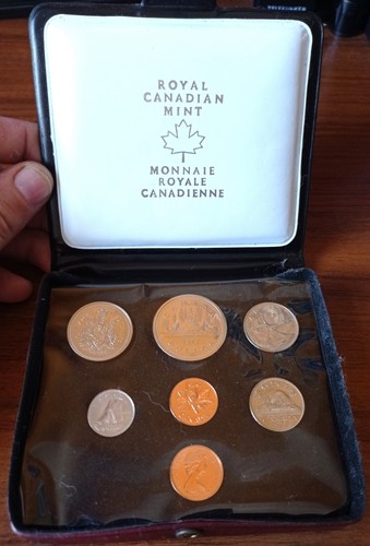 Royal canada proof set 1977 - royal,